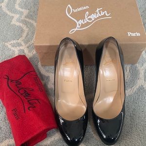 Louboutin Black Patent Simple Pump 100mm, size 39 w/ box, dust bag, and taps.